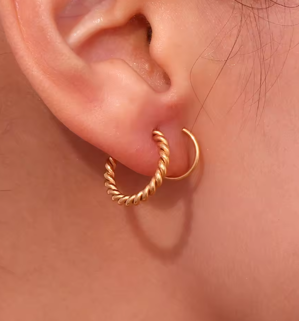 【金属アレルギー対応】ターンフープピアス EMI