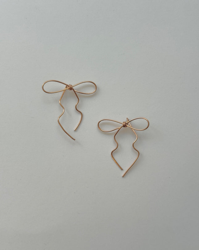 【金属アレルギー対応】リボンピアス LILY