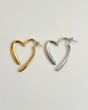 【金属アレルギー対応】揺れるハートピアス TILLY