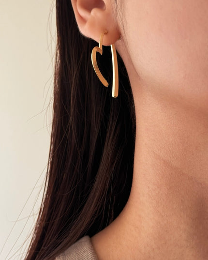 【金属アレルギー対応】揺れるハートピアス TILLY