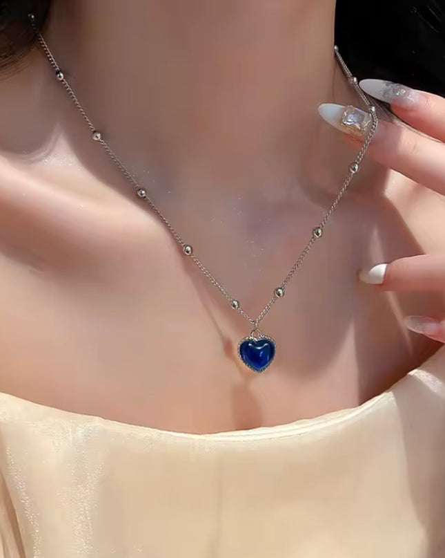 【金属アレルギー対応】色が変わる温感ハートペンダント REESE