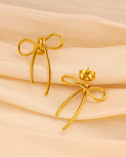 【金属アレルギー対応】リボン スタッドピアス GIGI