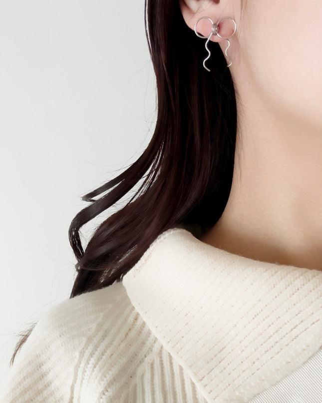 Sサイズリボンピアス サージカルステンレス316L【金属アレルギー対応】