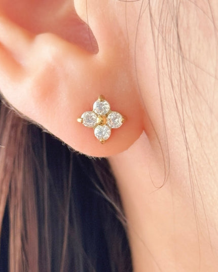 【金属アレルギー対応】スタッド ジルコニ フラワー ピアス ZOY