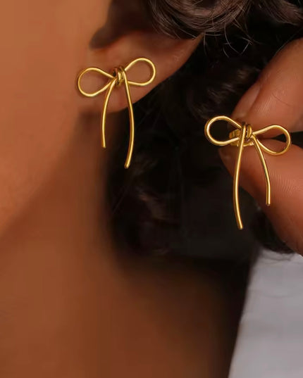 【金属アレルギー対応】リボン スタッドピアス GIGI