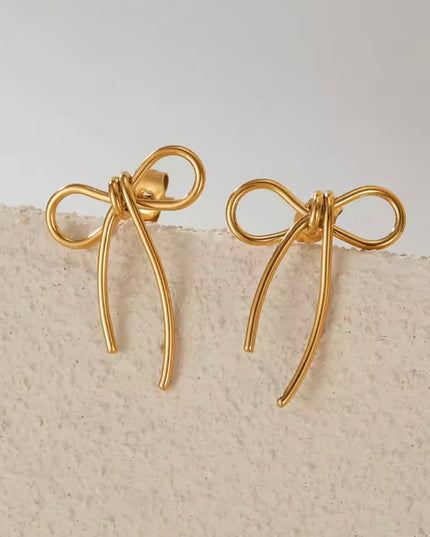 【金属アレルギー対応】リボン スタッドピアス GIGI