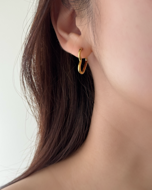 【金属アレルギー対応】ハートフープピアス EMMIE