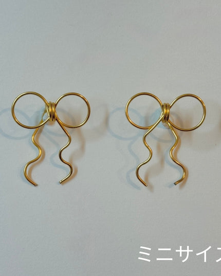 Sサイズリボンピアス サージカルステンレス316L【金属アレルギー対応】