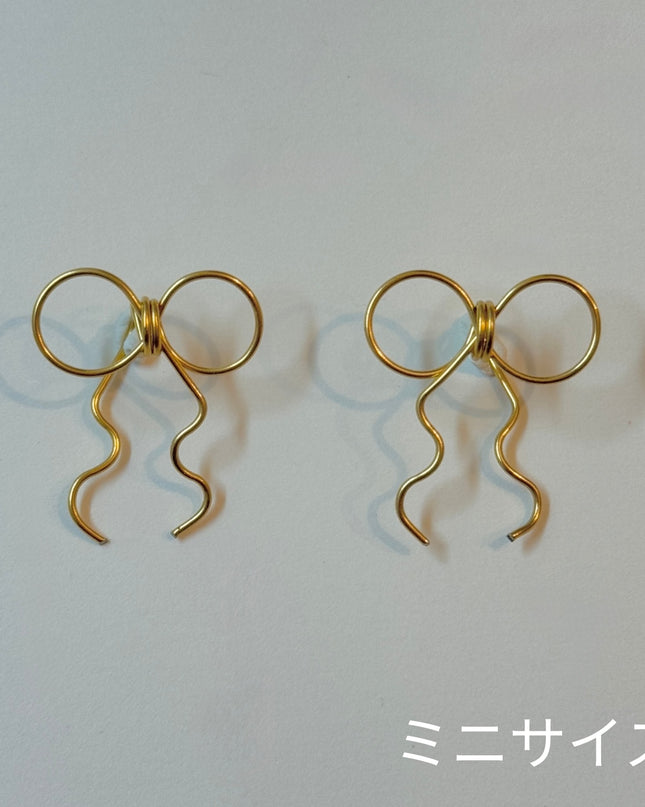 Sサイズリボンピアス サージカルステンレス316L【金属アレルギー対応】