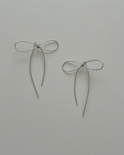 【金属アレルギー対応】リボンピアス DAISY