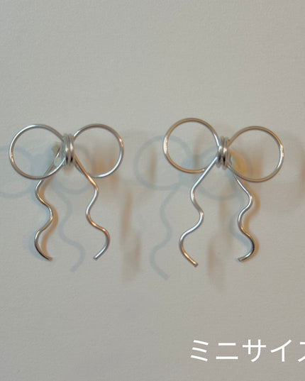 Sサイズリボンピアス サージカルステンレス316L【金属アレルギー対応】