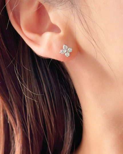 【金属アレルギー対応】スタッド ジルコニ フラワー ピアス ZOY