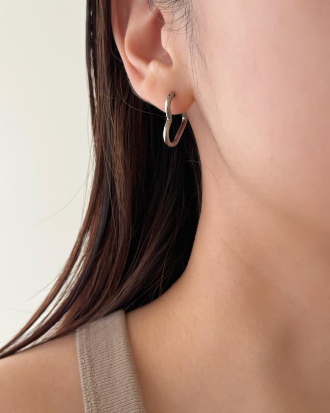 【金属アレルギー対応】ハートフープピアス EMMIE