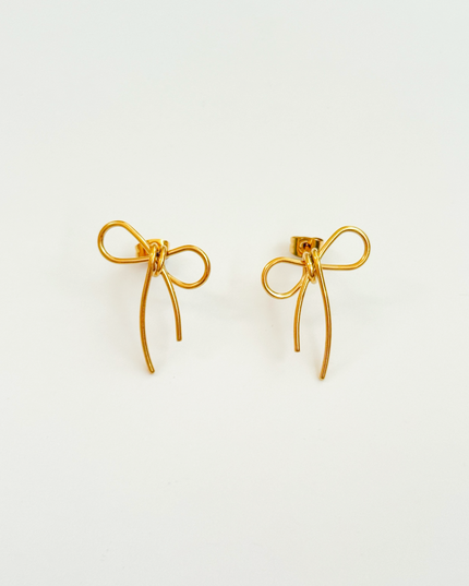 【金属アレルギー対応】リボン スタッドピアス GIGI