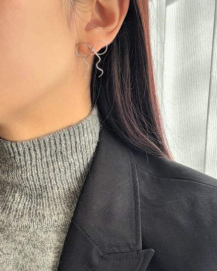 Mサイズ リボンピアス サージカルステンレス316L【金属アレルギー対応】