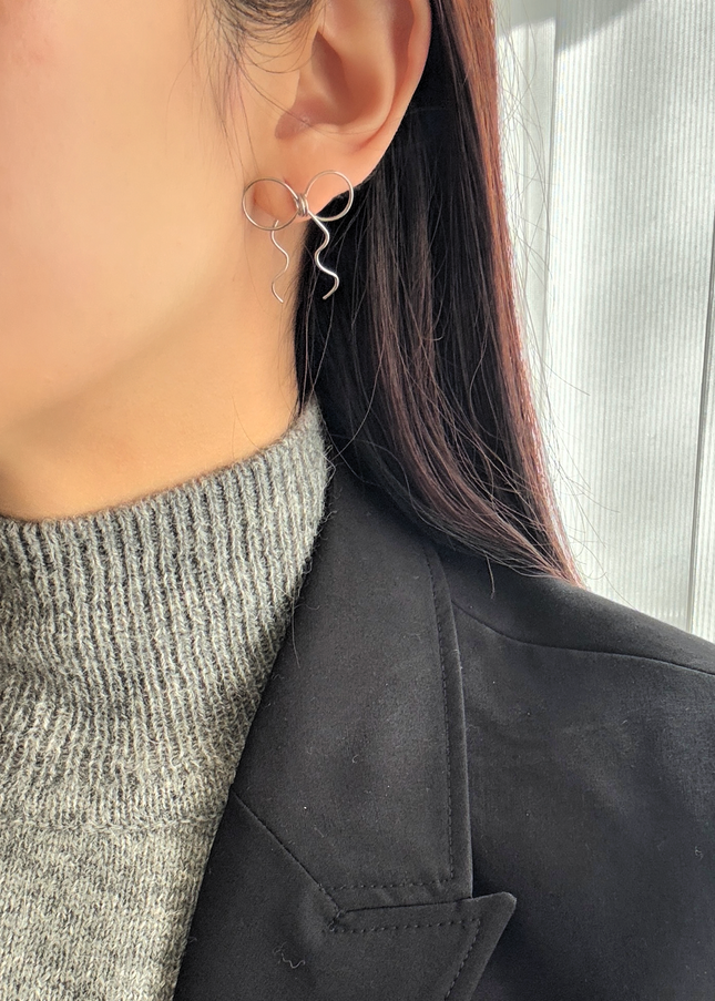 Mサイズ リボンピアス サージカルステンレス316L【金属アレルギー対応】