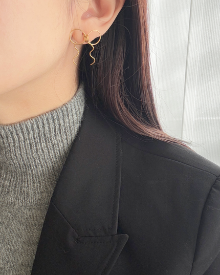 Mサイズ リボンピアス サージカルステンレス316L【金属アレルギー対応】