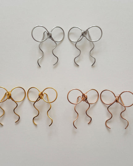 Sサイズリボンピアス サージカルステンレス316L【金属アレルギー対応】