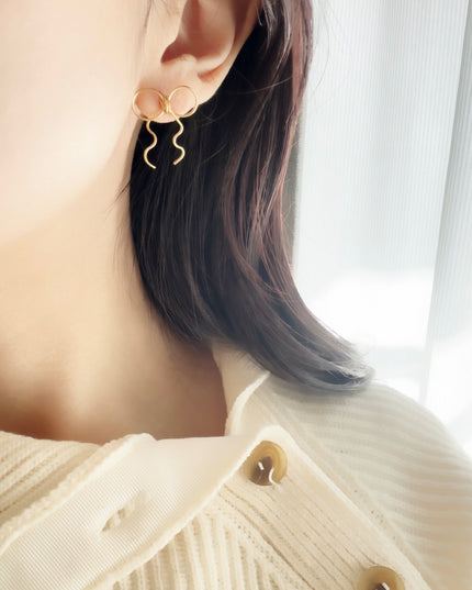 Sサイズリボンピアス サージカルステンレス316L【金属アレルギー対応】