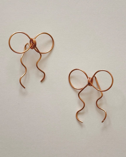 Sサイズリボンピアス サージカルステンレス316L【金属アレルギー対応】