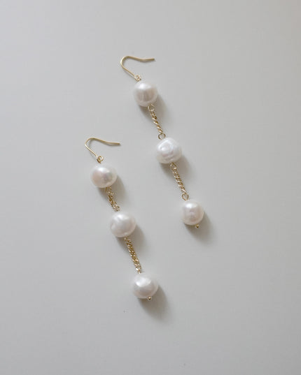 【金属アレルギー対応】淡水 バロック 小粒 パール ロング 揺れる ピアス Remi