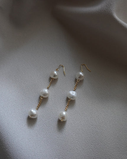 【金属アレルギー対応】淡水 バロック 小粒 パール ロング 揺れる ピアス Remi
