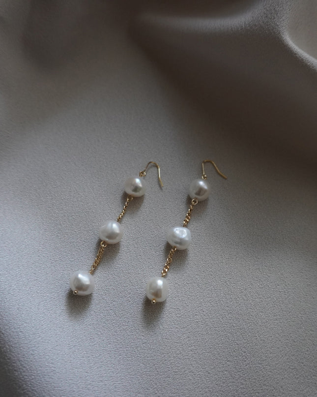 【金属アレルギー対応】淡水 バロック 小粒 パール ロング 揺れる ピアス Remi